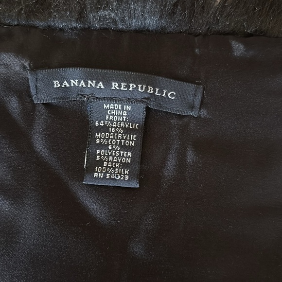 BNWOT Banana Republic faux fur neck wrap Silk Lining - Picture 3 of 8